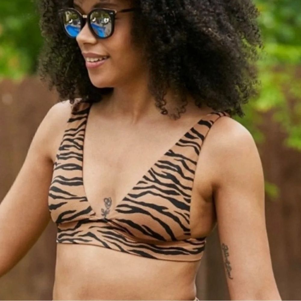 aerie Tiger-Stripe V-Neck Bikini Top in Tan and Black